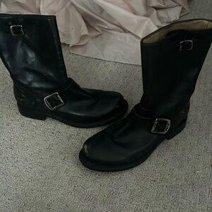 🖤 FRYE Black Leather Biker Boots with buckles - Size 7 🖤